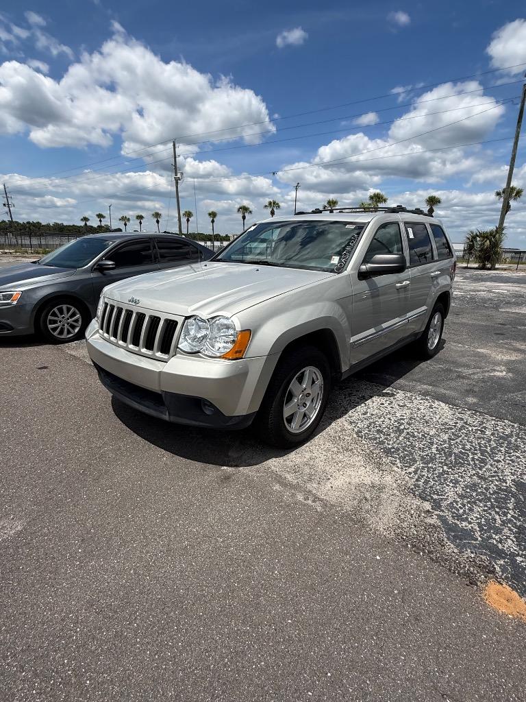 2010 Jeep Grand Cherokee Laredo's photo